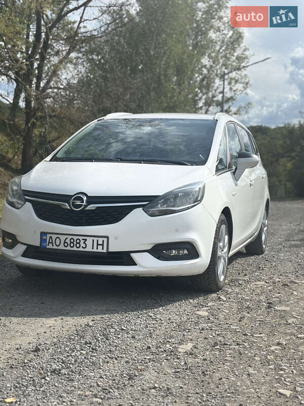 Минивэн Opel Zafira 2016 в Мукачево