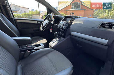 Минивэн Opel Zafira 2009 в 