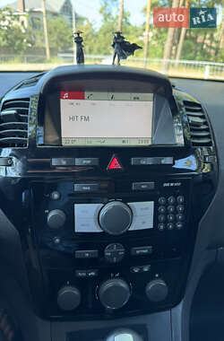 Минивэн Opel Zafira 2009 в 