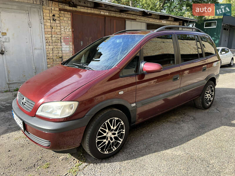 Минивэн Opel Zafira 2002 в 