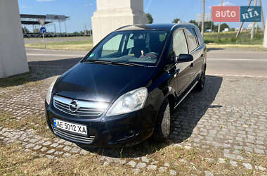 Минивэн Opel Zafira 2009 в Подгородном