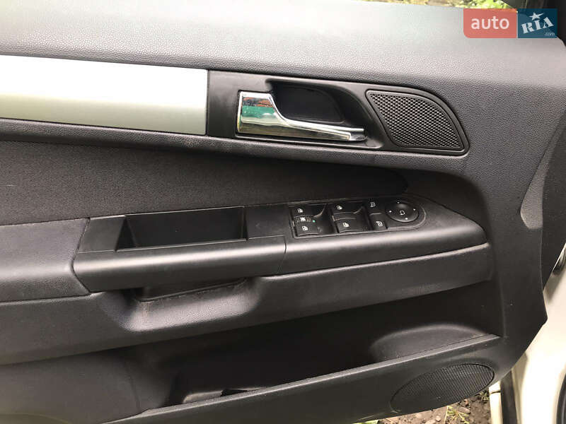 Мінівен Opel Zafira 2010 в Снятині