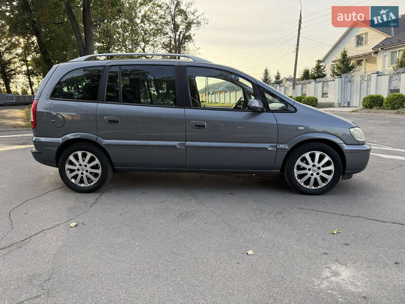 Минивэн Opel Zafira 2004 в Виннице