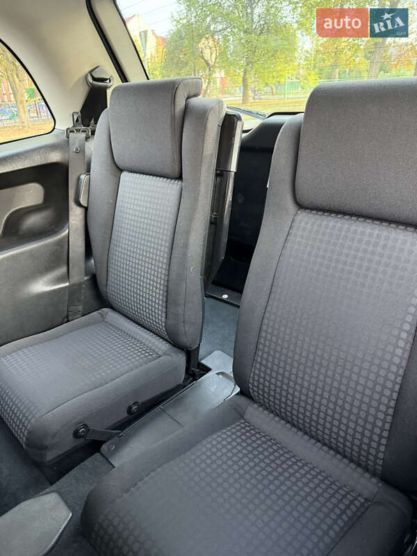 Минивэн Opel Zafira 2004 в Виннице