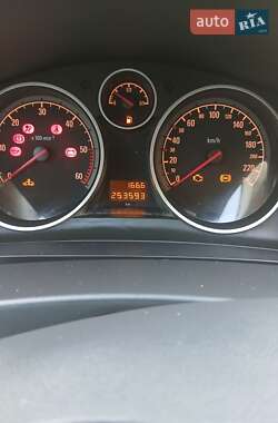Минивэн Opel Zafira 2008 в 