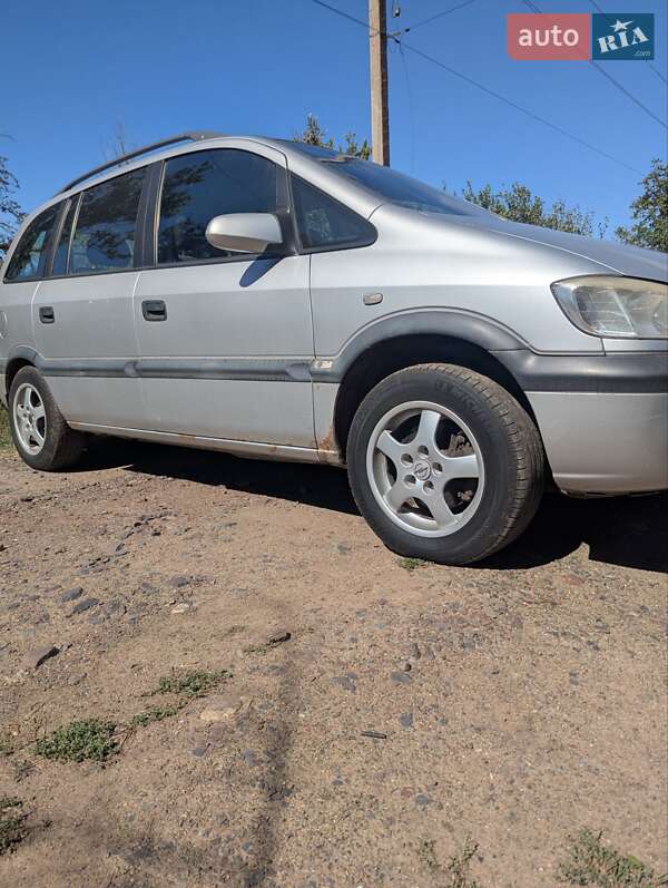 Мінівен Opel Zafira 2002 в Кривому Розі