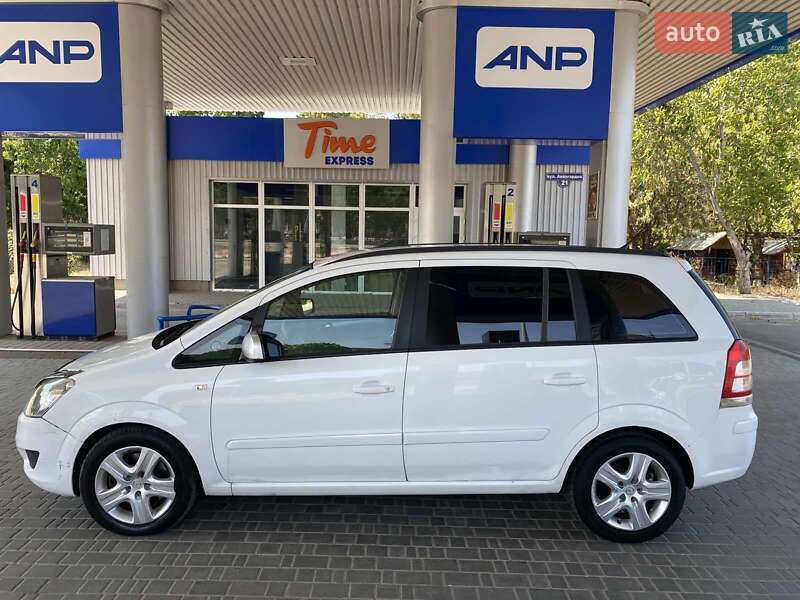Минивэн Opel Zafira 2009 в Николаеве