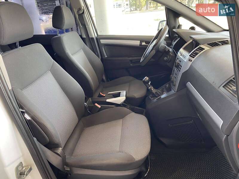 Минивэн Opel Zafira 2009 в Николаеве
