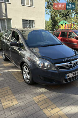 Минивэн Opel Zafira 2010 в 