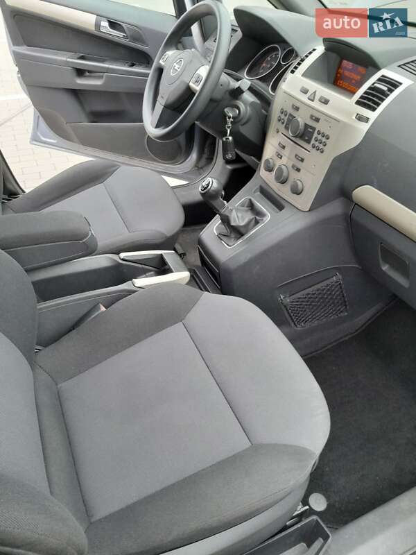 Минивэн Opel Zafira 2008 в Виннице