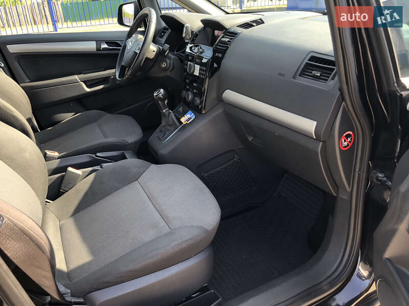 Минивэн Opel Zafira 2010 в Ковеле