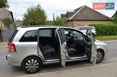 Минивэн Opel Zafira 2009 в 