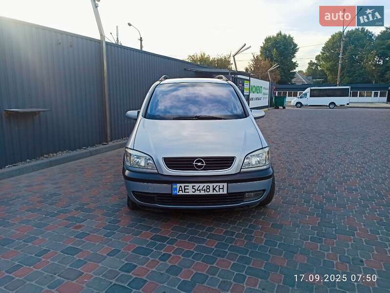 Минивэн Opel Zafira 2000 в Днепре