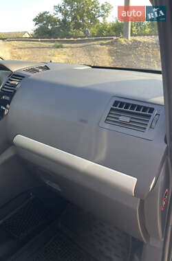 Мінівен Opel Zafira 2010 в 