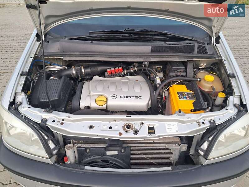 Минивэн Opel Zafira 2001 в Черновцах