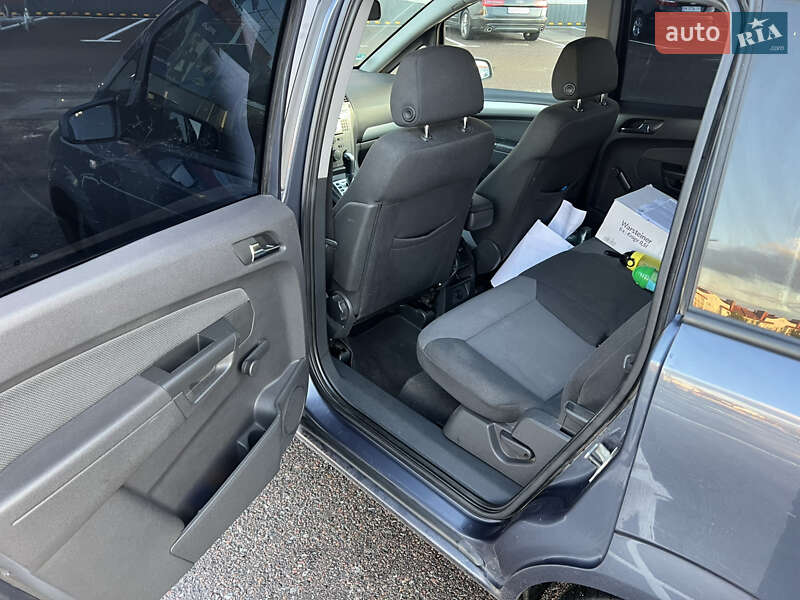 Минивэн Opel Zafira 2008 в Ровно