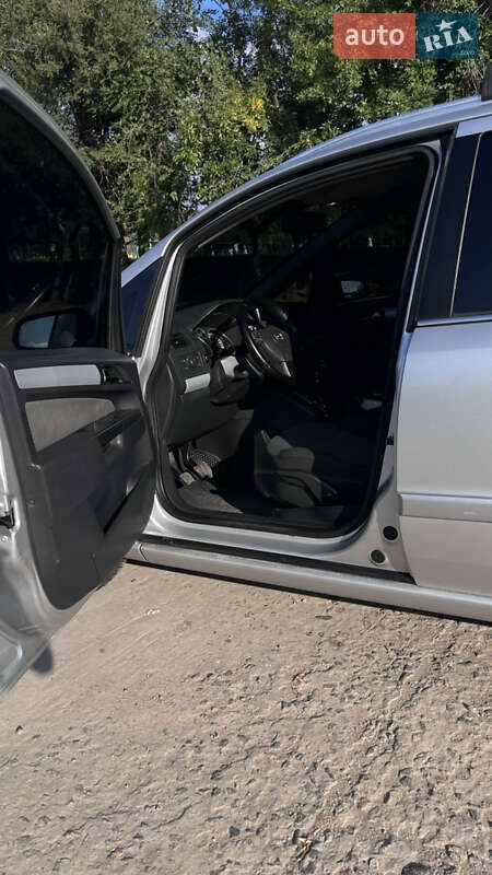 Минивэн Opel Zafira 2007 в Кривом Роге фото 7 Минивэн Opel Zafira 2007 в Кривом Роге