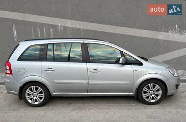 Минивэн Opel Zafira 2012 в 