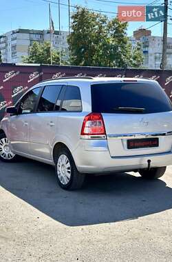 Минивэн Opel Zafira 2012 в 