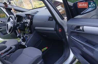 Минивэн Opel Zafira 2011 в 