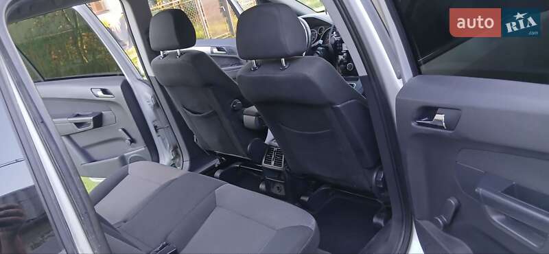 Мінівен Opel Zafira 2011 в Дрогобичі