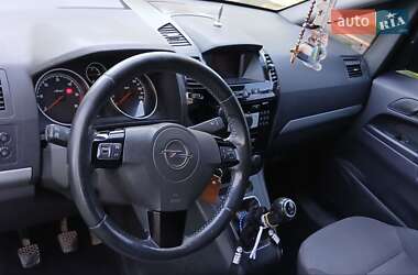 Минивэн Opel Zafira 2011 в 
