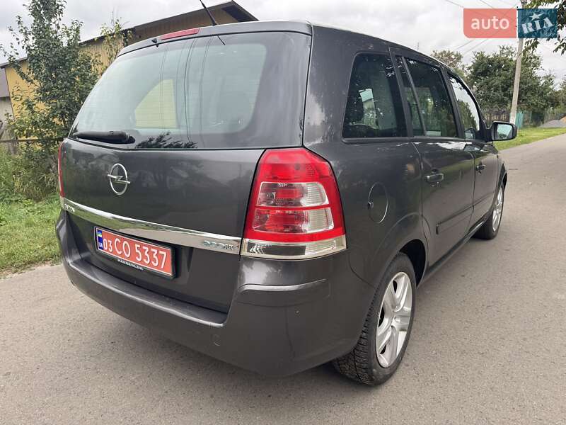 Минивэн Opel Zafira 2010 в Луцке