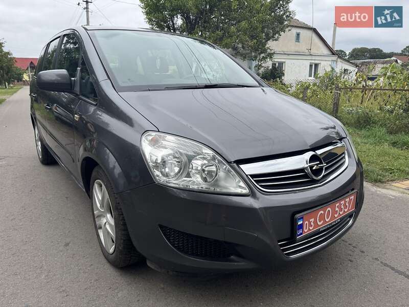 Минивэн Opel Zafira 2010 в Луцке