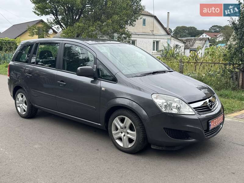 Минивэн Opel Zafira 2010 в Луцке