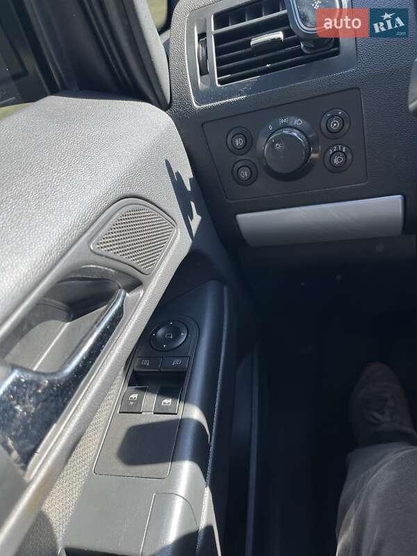 Мінівен Opel Zafira 2006 в Києві