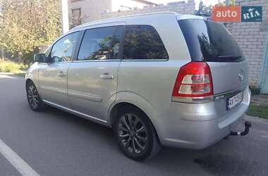 Минивэн Opel Zafira 2011 в 