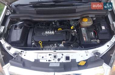 Минивэн Opel Zafira 2011 в 