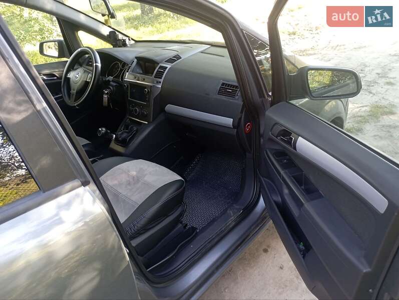 Минивэн Opel Zafira 2006 в Бродах