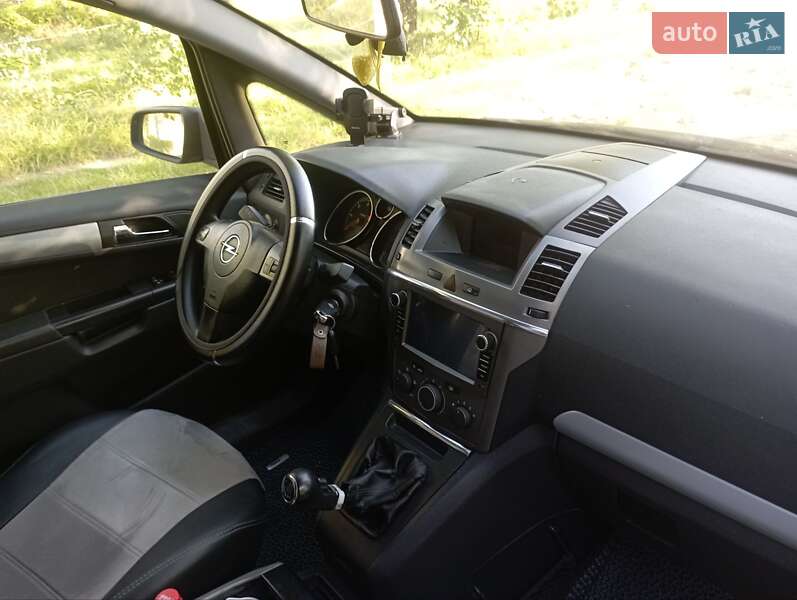 Минивэн Opel Zafira 2006 в Бродах