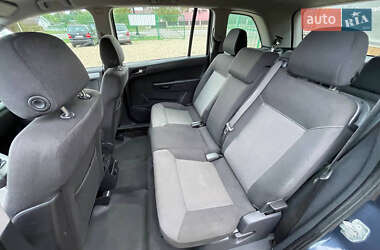 Минивэн Opel Zafira 2009 в 