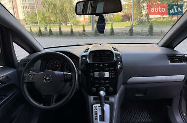 Минивэн Opel Zafira 2009 в 