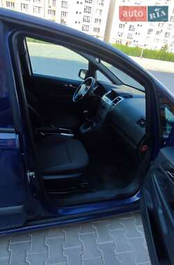 Минивэн Opel Zafira 2010 в 