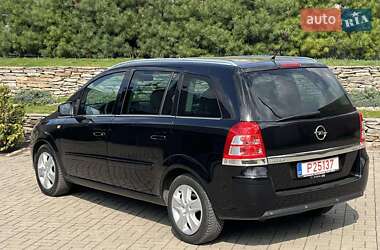 Минивэн Opel Zafira 2010 в 