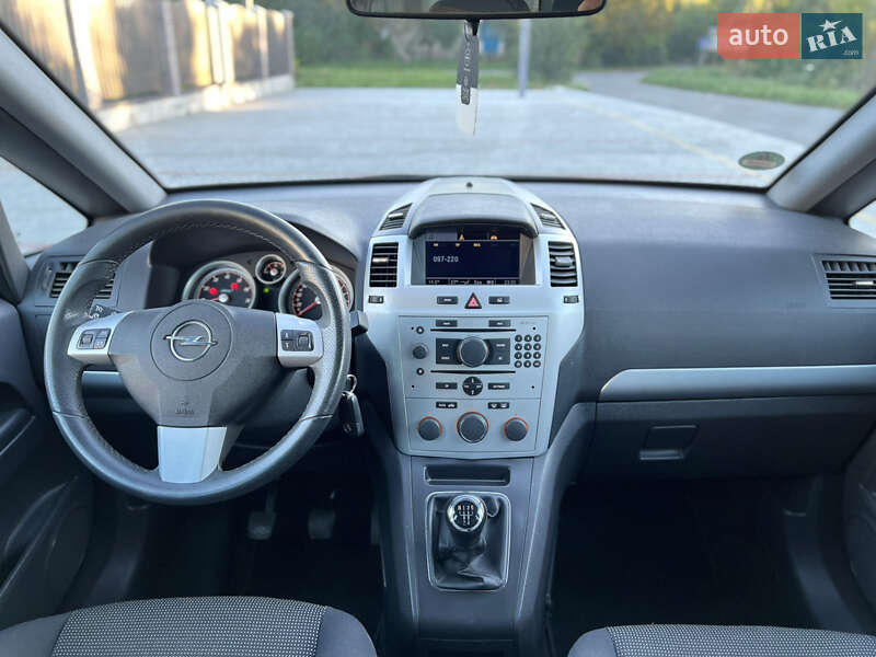 Мінівен Opel Zafira 2009 в Старокостянтинові