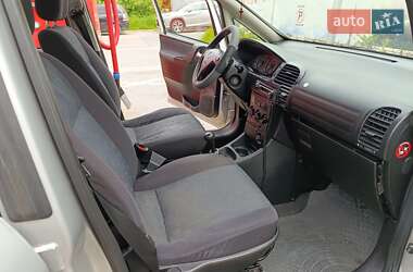 Минивэн Opel Zafira 2001 в 
