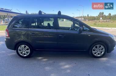 Минивэн Opel Zafira 2012 в 