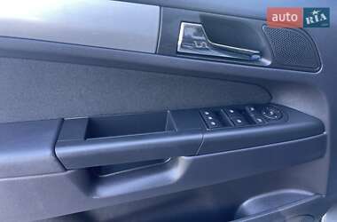 Минивэн Opel Zafira 2012 в 