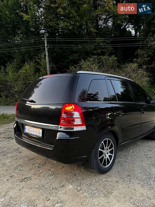 Минивэн Opel Zafira 2008 в Яремче