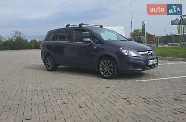 Мінівен Opel Zafira 2010 в Ужгороді