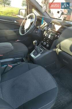 Минивэн Opel Zafira 2011 в Ровно