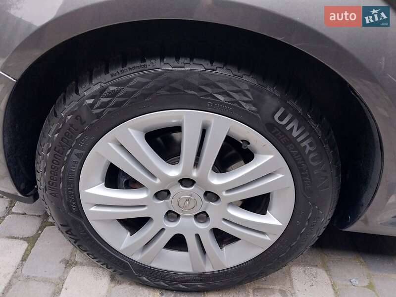 Мінівен Opel Zafira 2011 в Ходореві