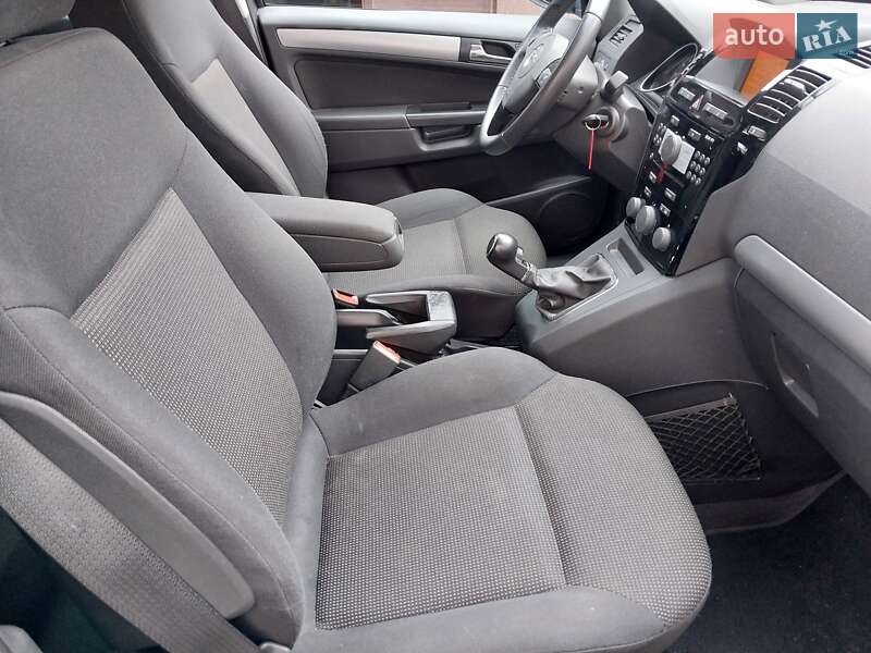 Мінівен Opel Zafira 2011 в Ходореві