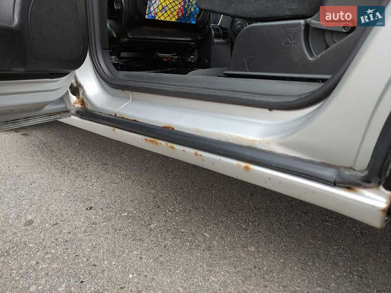 Минивэн Opel Zafira 2003 в Пирятине