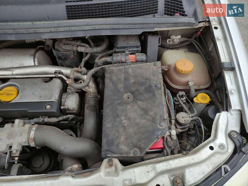 Минивэн Opel Zafira 2003 в Пирятине