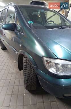Мінівен Opel Zafira 2004 в Кривому Розі